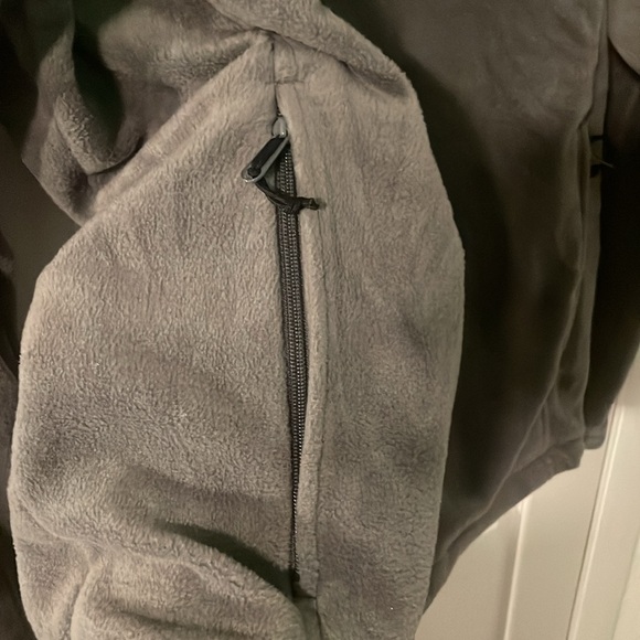 COLUMBIA MEN ZIP UP SWEATER - Picture 4 of 7